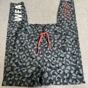 White Fox Active x Sarah’s Day leggings 25”